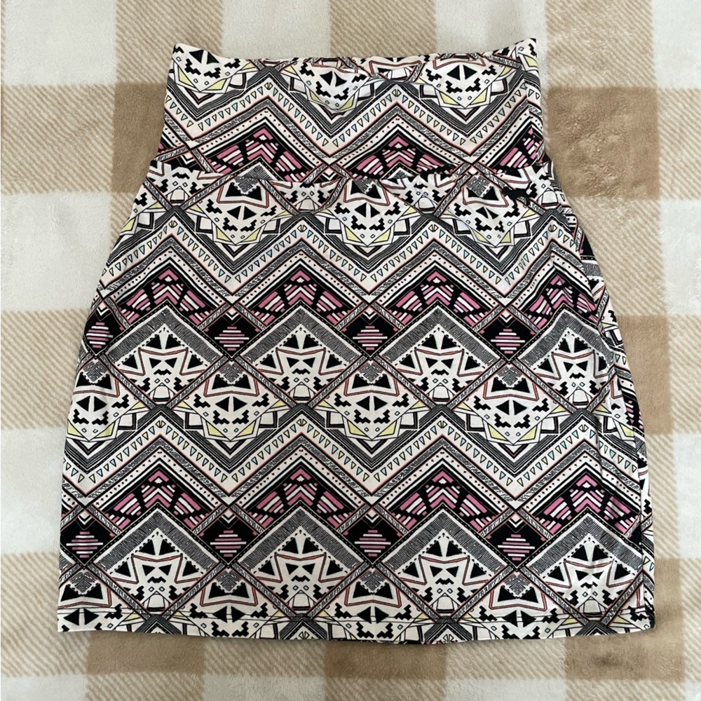 PINK Geometric Patterned Skirt - Pink and Black